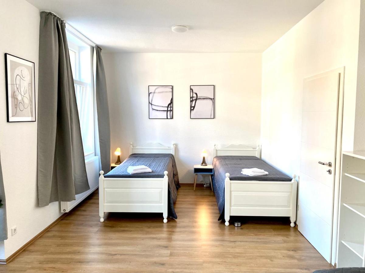 2 Rooms, Free Parking, 25 Min To Duesseldorf, 150 Mbps Wlan Duisburg Exterior photo