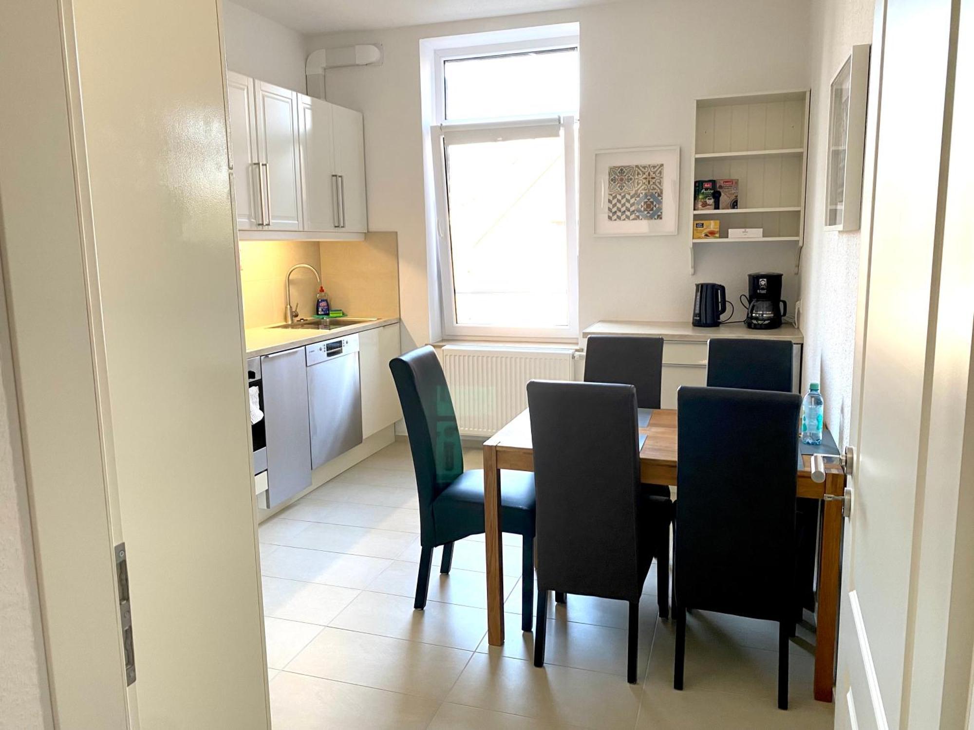 2 Rooms, Free Parking, 25 Min To Duesseldorf, 150 Mbps Wlan Duisburg Exterior photo