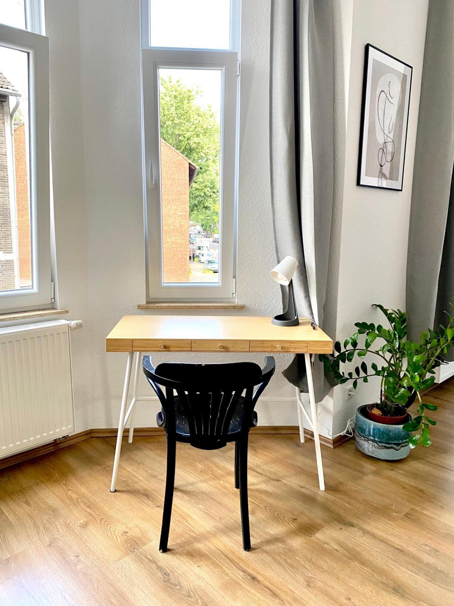2 Rooms, Free Parking, 25 Min To Duesseldorf, 150 Mbps Wlan Duisburg Exterior photo