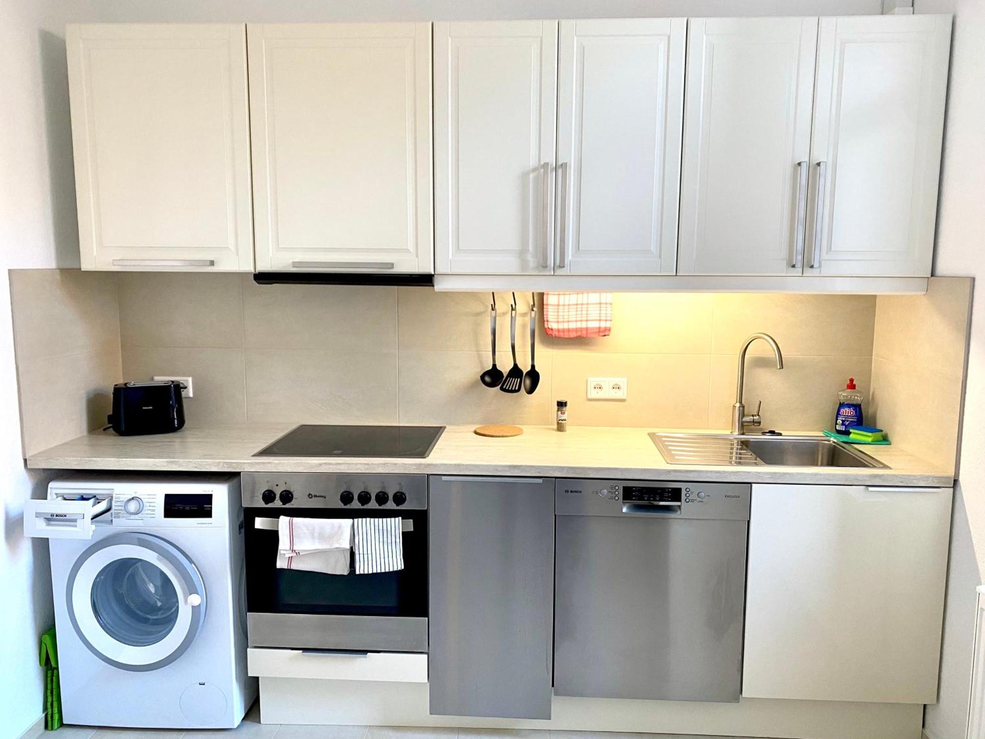 2 Rooms, Free Parking, 25 Min To Duesseldorf, 150 Mbps Wlan Duisburg Exterior photo