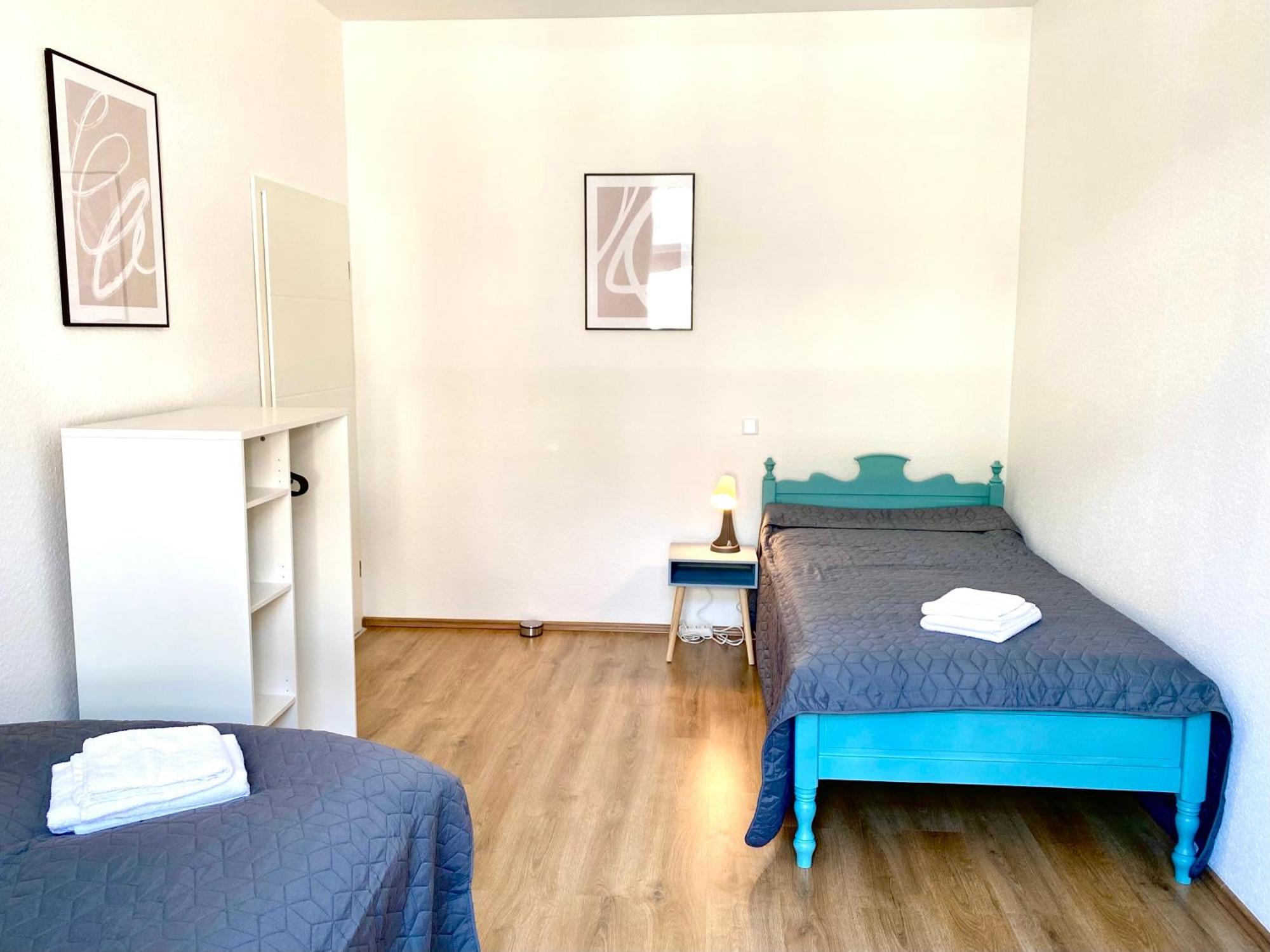 2 Rooms, Free Parking, 25 Min To Duesseldorf, 150 Mbps Wlan Duisburg Exterior photo